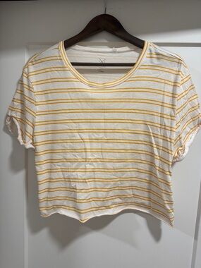 Women’s Striped Scoop Neck Crop Top - Yellow/White
Excellent condition
